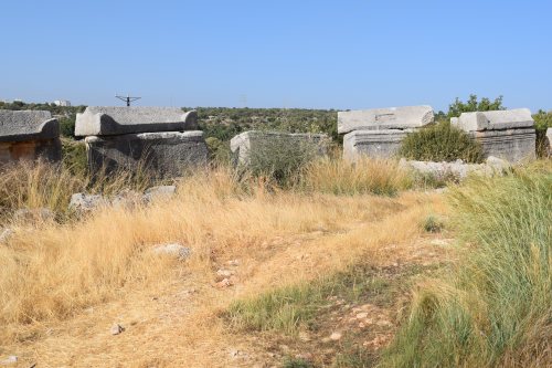 Korykos, Ostnekropole, Gräberstraße